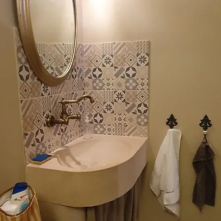 Escapade De Charme Pres De Verdun : Cocon Pour 2 Personnes Avec Cuisine Equipee Et Balades A Proximite - Fr-1-585-85 Souilly