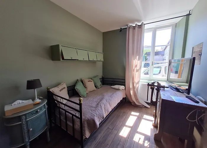 Escapade De Charme Pres De Verdun : Cocon Pour 2 Personnes Avec Cuisine Equipee Et Balades A Proximite - Fr-1-585-85 * Souilly