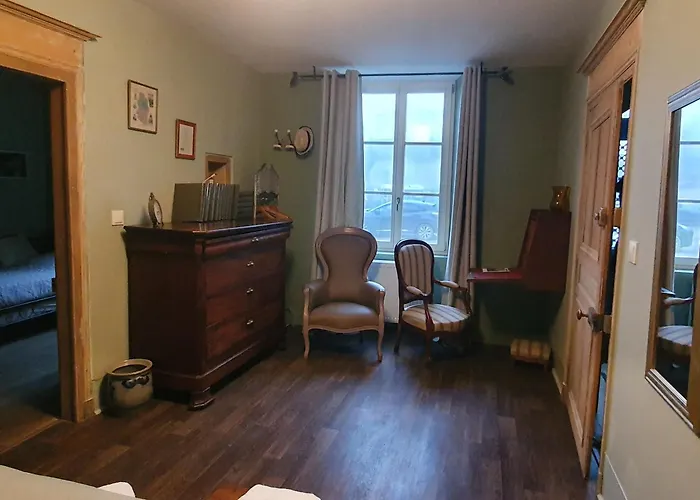 Escapade De Charme Pres De Verdun : Cocon Pour 2 Personnes Avec Cuisine Equipee Et Balades A Proximite - Fr-1-585-85 Souilly