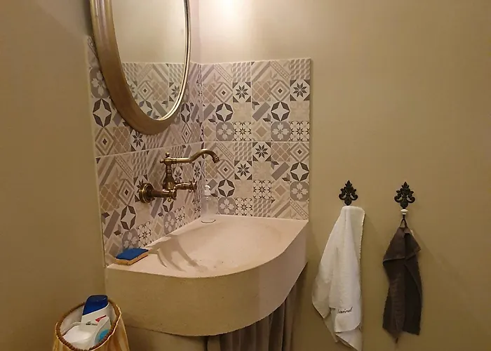 Escapade De Charme Pres De Verdun : Cocon Pour 2 Personnes Avec Cuisine Equipee Et Balades A Proximite - Fr-1-585-85 Souilly